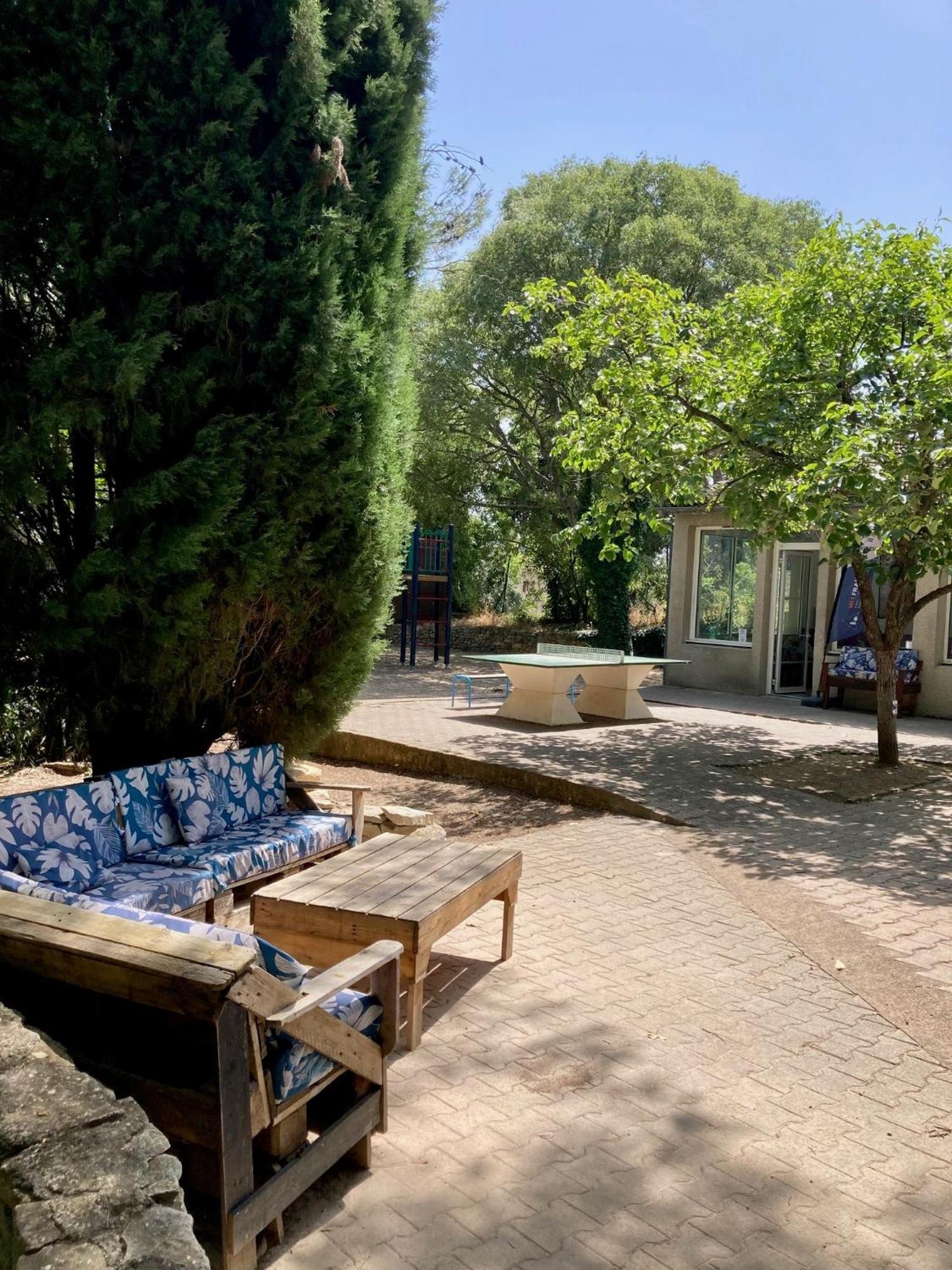 Auberge De Jeunesse Hi Ним Екстериор снимка