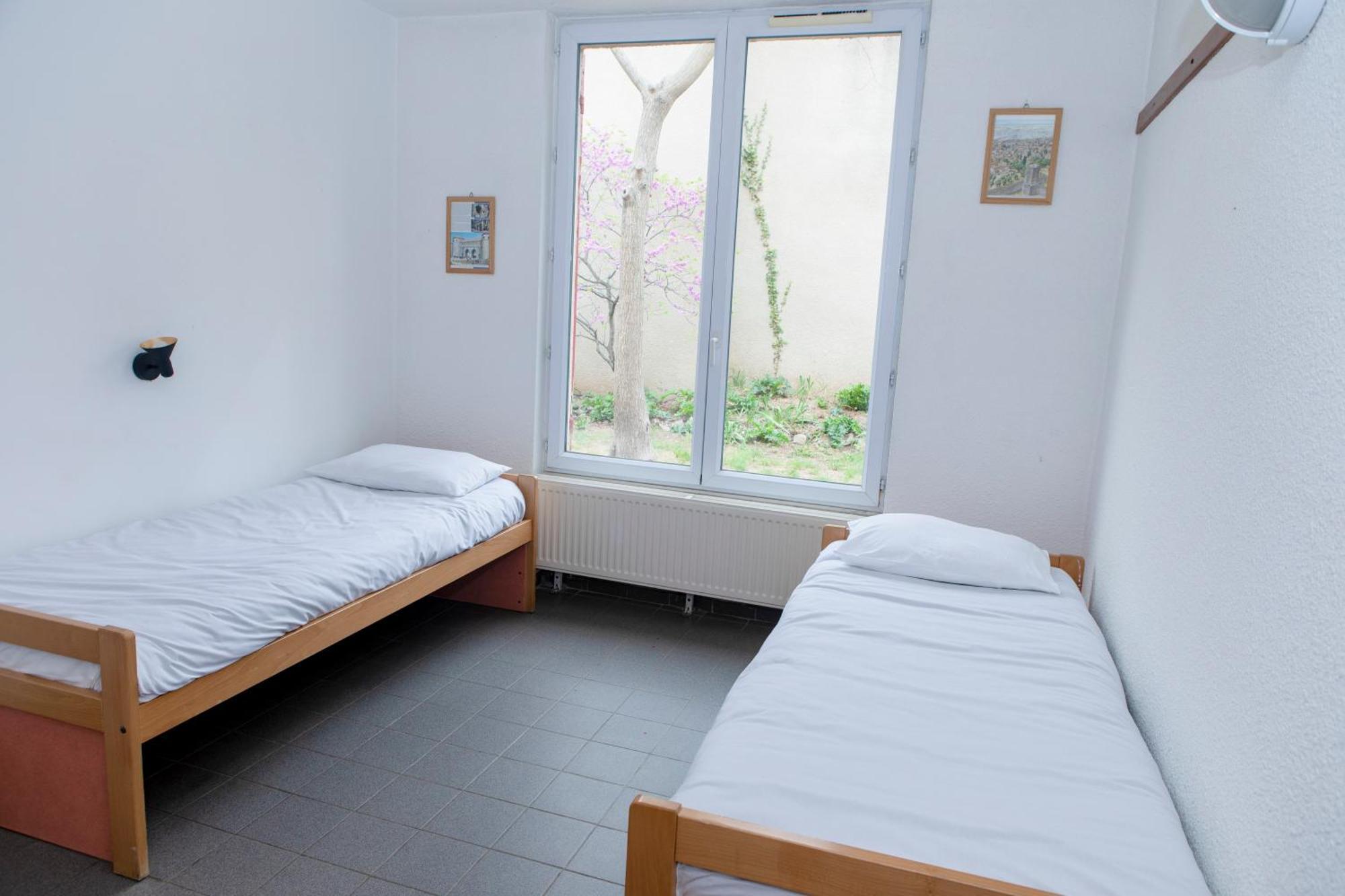 Auberge De Jeunesse Hi Ним Екстериор снимка
